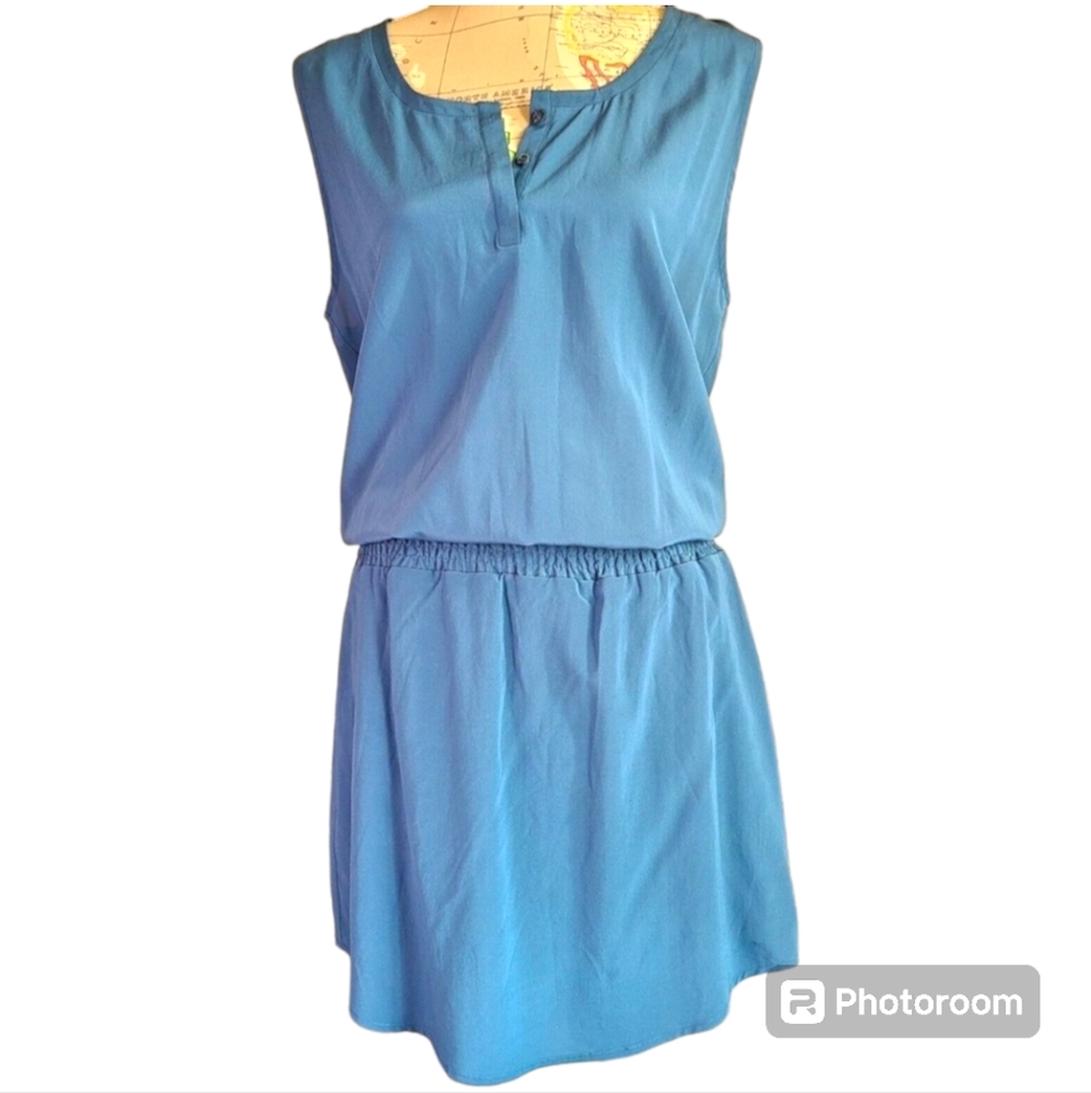 BELLA LUXX Sleeveless Silk Minidress Blue Blouson Smocked Waist Size Large NWT